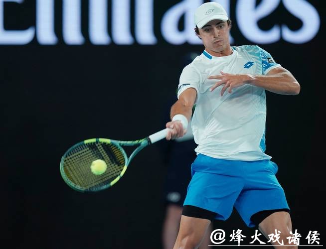 赢沃尔顿迎开门红 阿尔卡拉斯晋级澳网男单第二轮